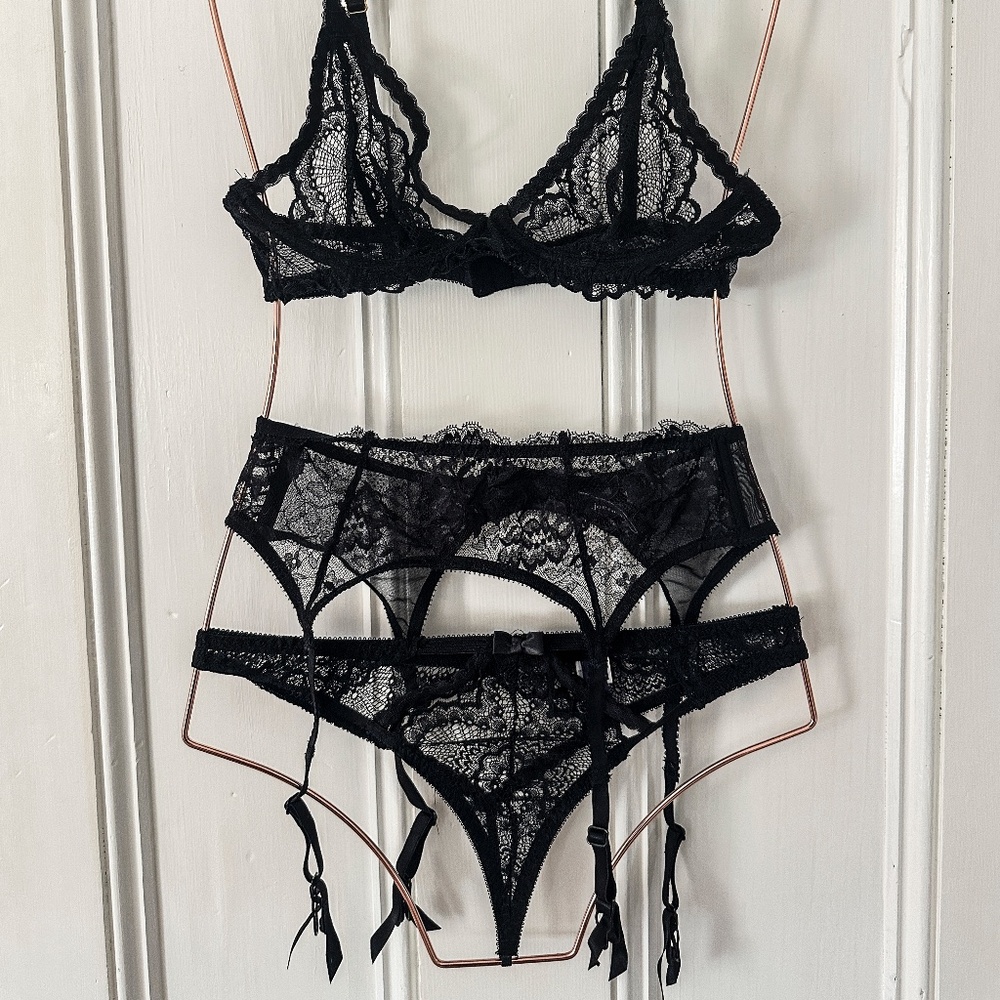 NEW Journelle ISABEL 3-piece lace lingerie set S